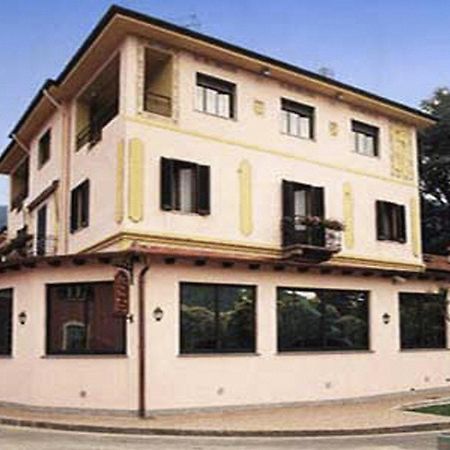 拉布索拉酒店 Cittiglio 外观 照片